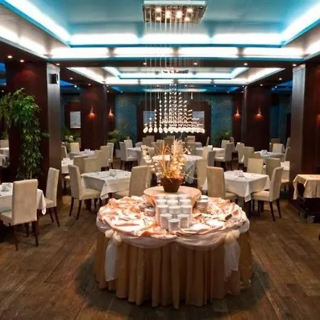 Garden Of Eden - Panorama C2 アパート