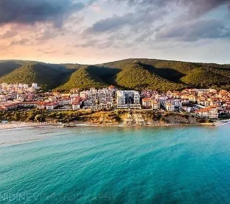 Garden Of Eden - Panorama C2 *