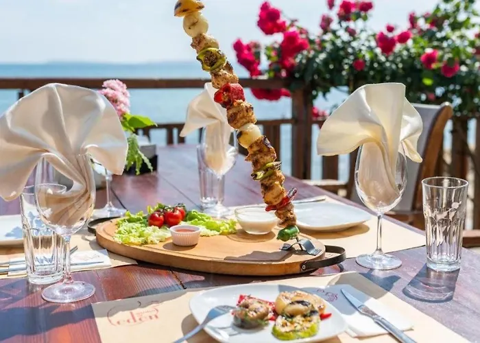 Garden Of Eden - Panorama C2 *