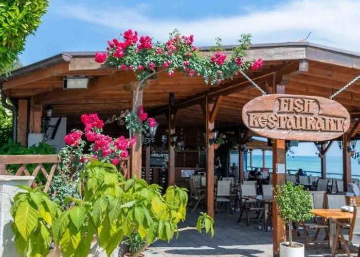 Garden Of Eden - Panorama C2