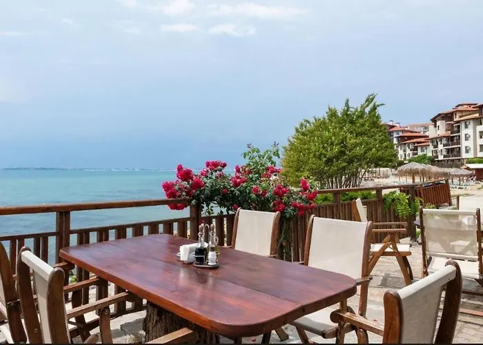 Garden Of Eden - Panorama C2 *